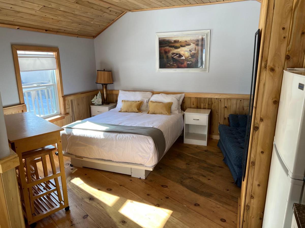 Kit Wat & Marina Hotel Sauble Beach