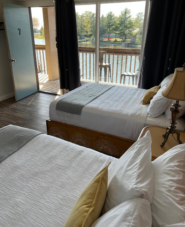 Kit Wat & Marina Hotel Sauble Beach