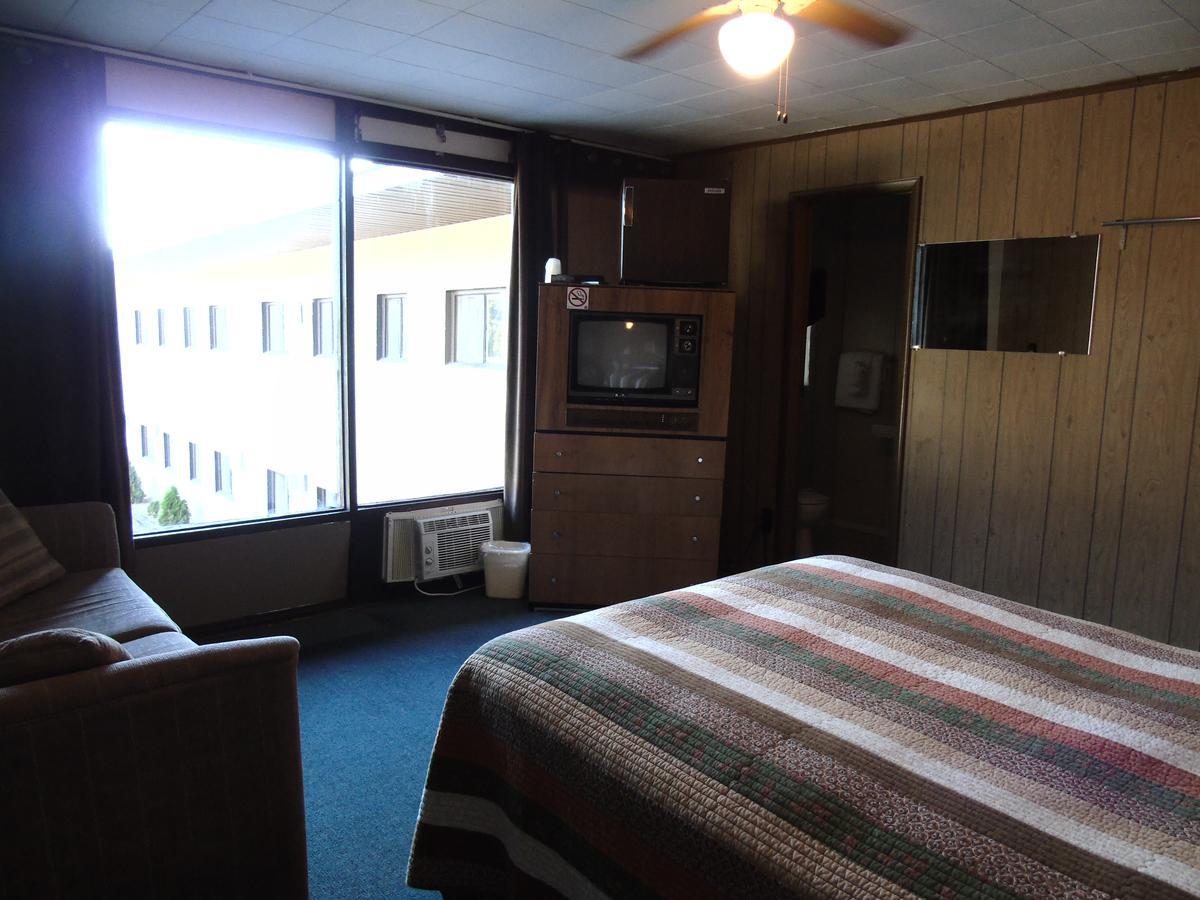 Kit Wat & Marina Hotel Sauble Beach