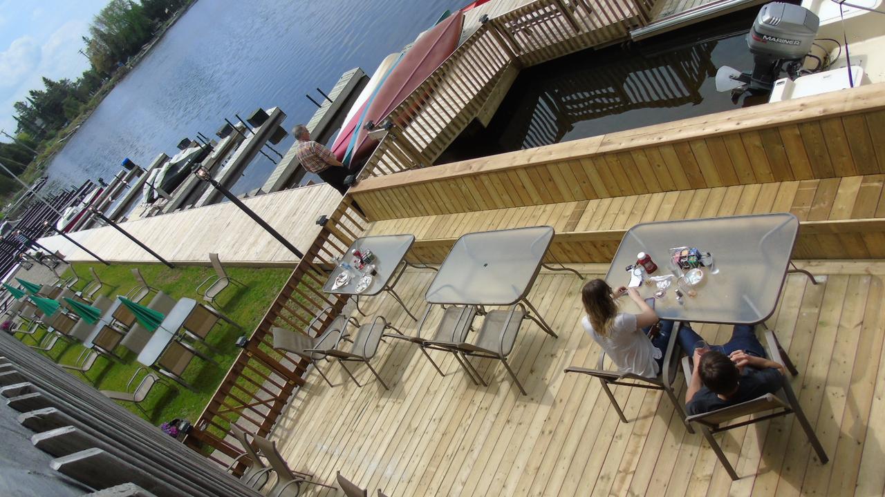 Kit Wat & Marina Hotel *