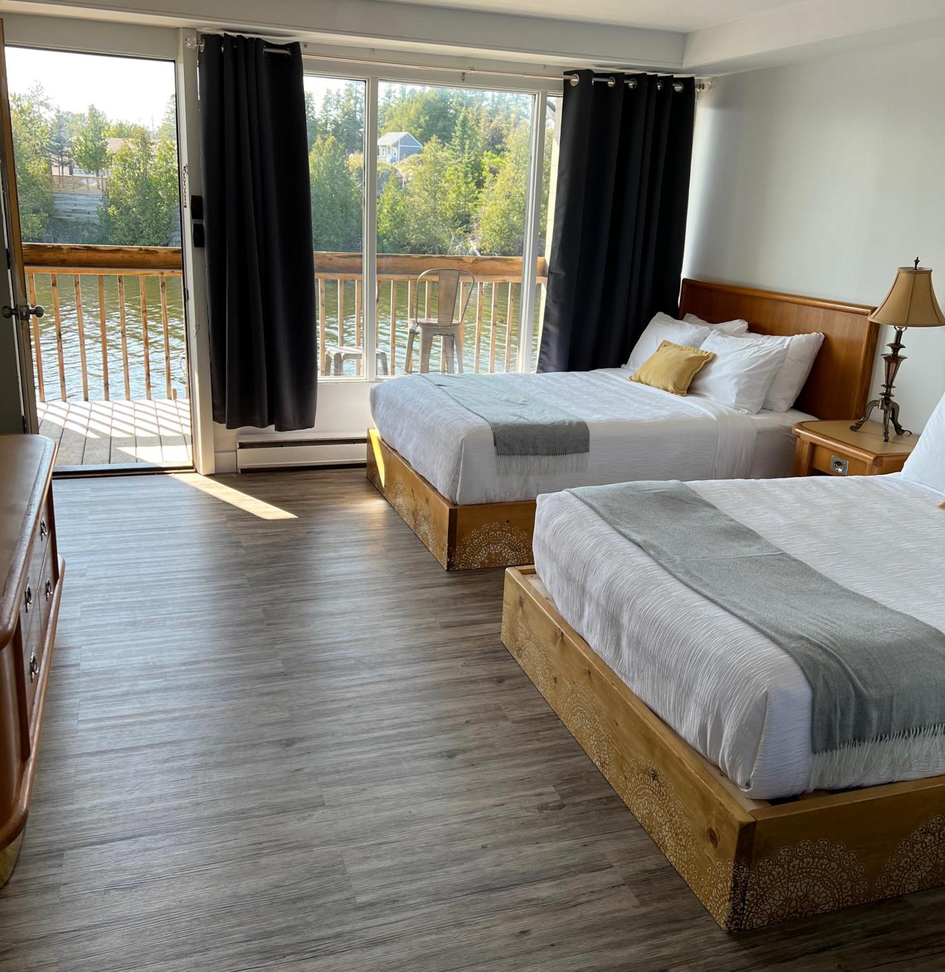 Kit Wat & Marina Hotel Sauble Beach