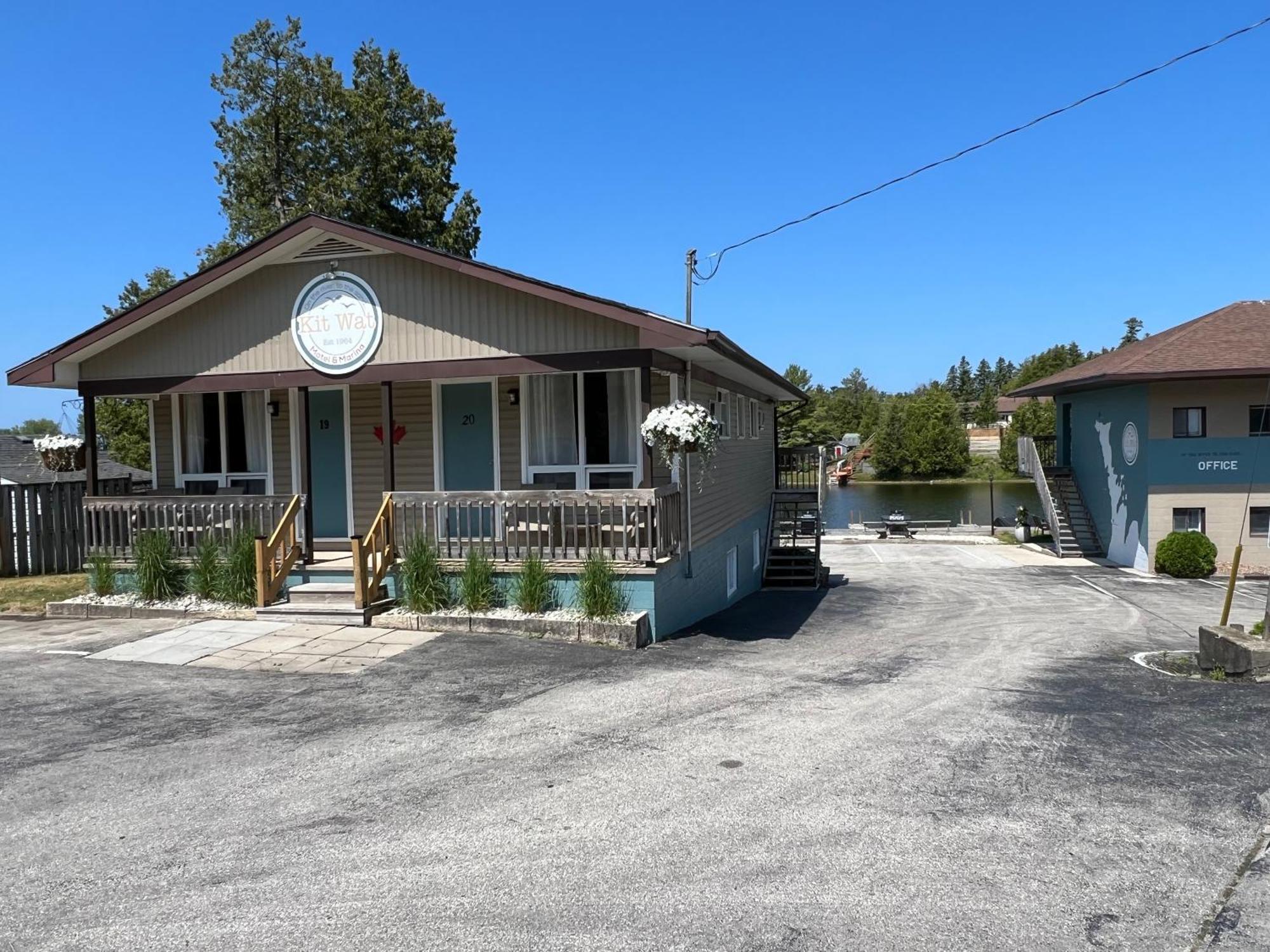 Hotel Kit Wat & Marina Sauble Beach