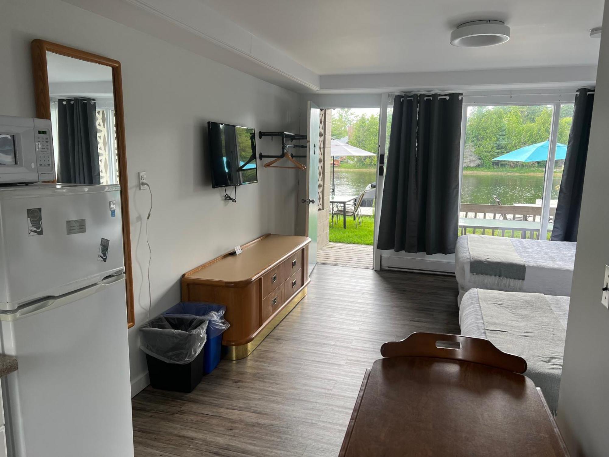 Kit Wat & Marina Hotel Sauble Beach