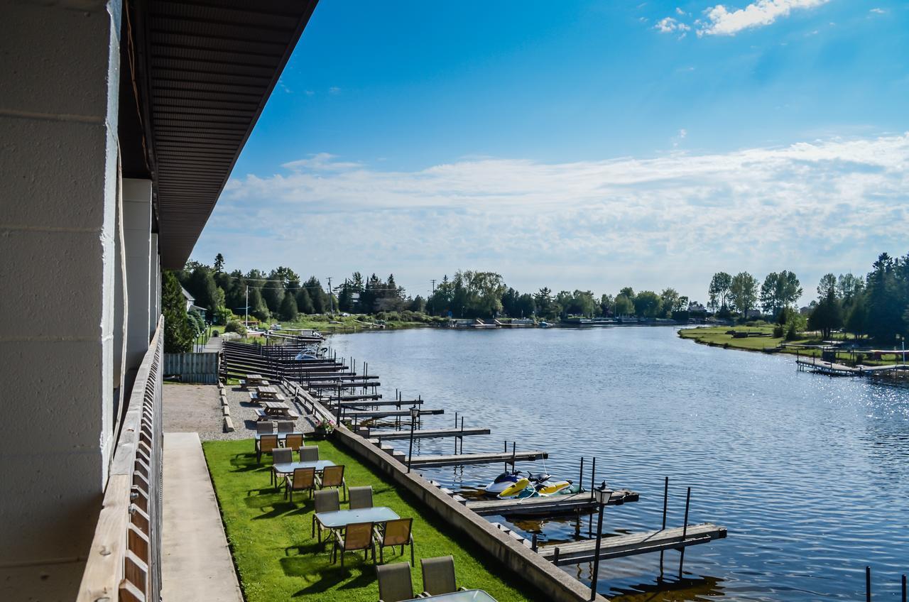 Kit Wat & Marina Hotel